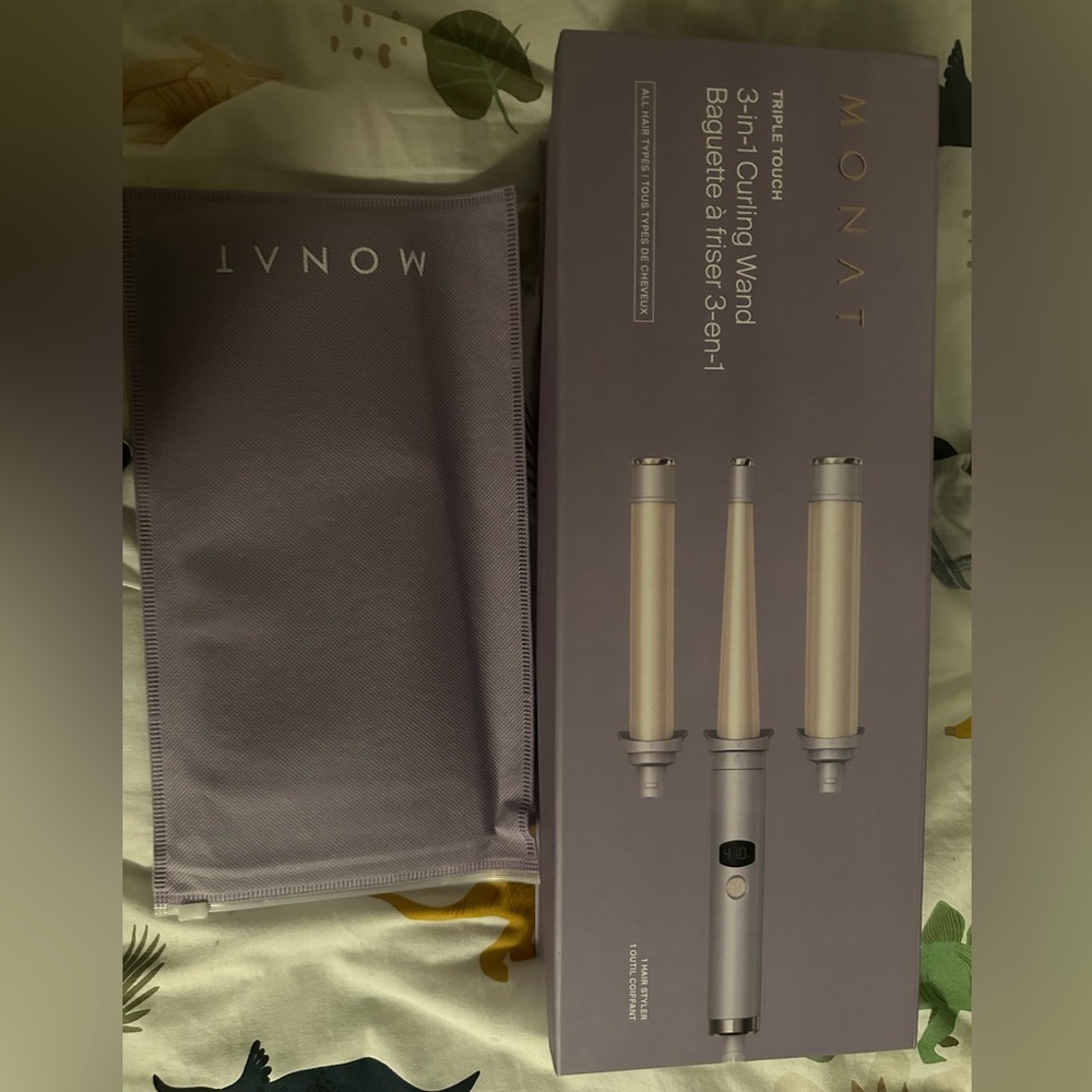 Triple touch 3-in-1 Curling Wand Baguette a Friser 3-en-1
Monat